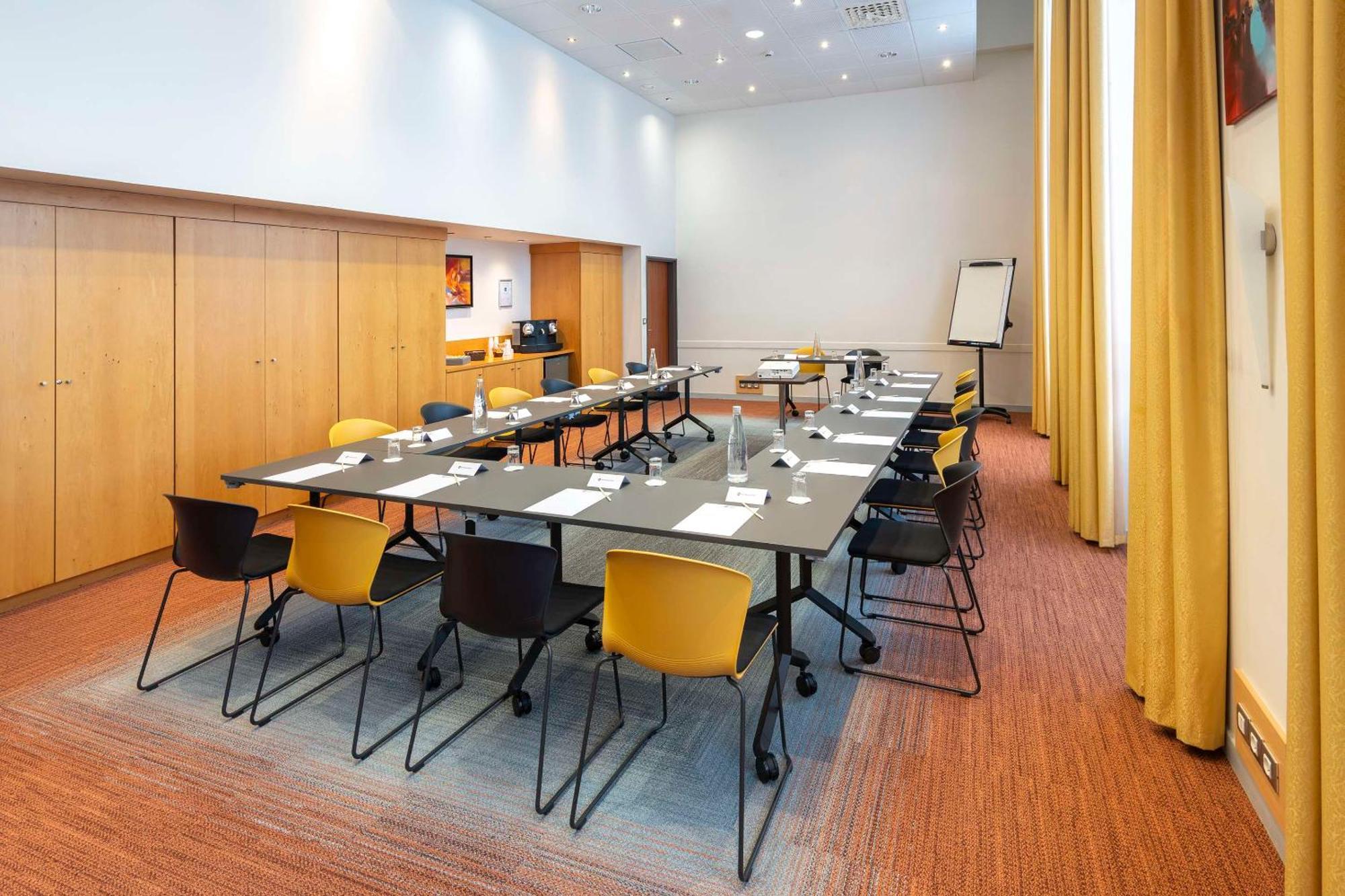 Best Western Plus Hotel Colbert Chateauroux Ngoại thất bức ảnh