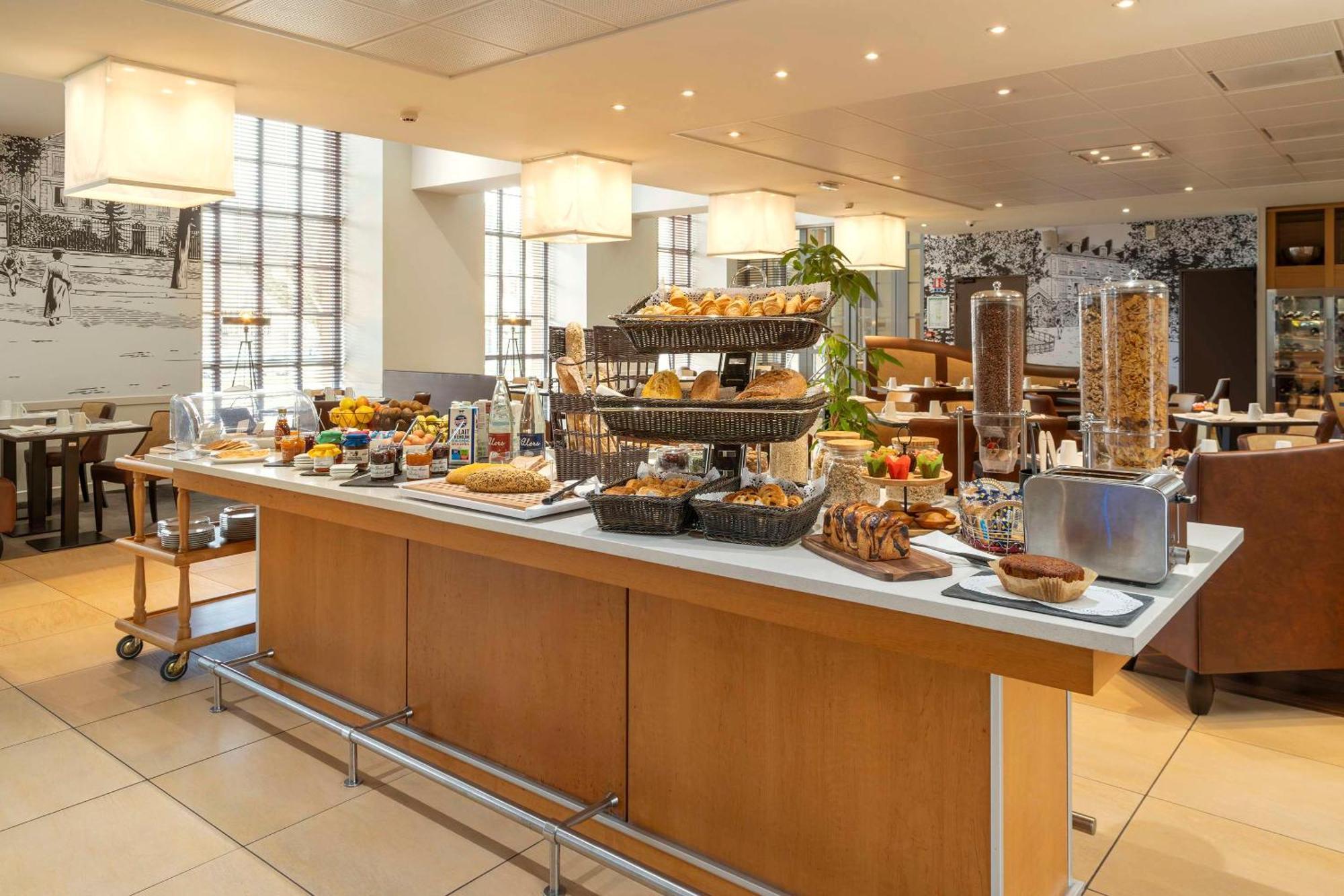 Best Western Plus Hotel Colbert Chateauroux Ngoại thất bức ảnh